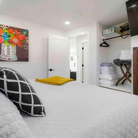 הוילה אורורה Sleeps 16 - 15 Min/Downtown, 10 Min/Medical Center מראה חיצוני תמונה