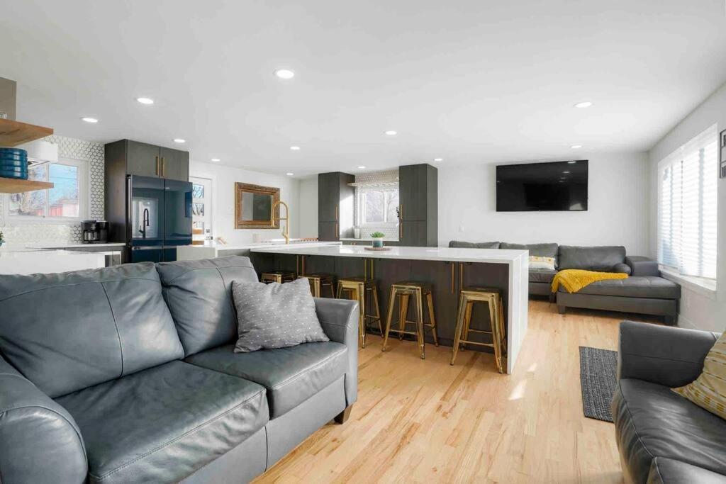 הוילה אורורה Sleeps 16 - 15 Min/Downtown, 10 Min/Medical Center מראה חיצוני תמונה
