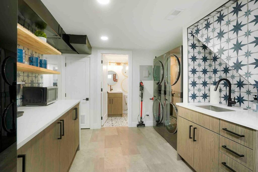 הוילה אורורה Sleeps 16 - 15 Min/Downtown, 10 Min/Medical Center מראה חיצוני תמונה