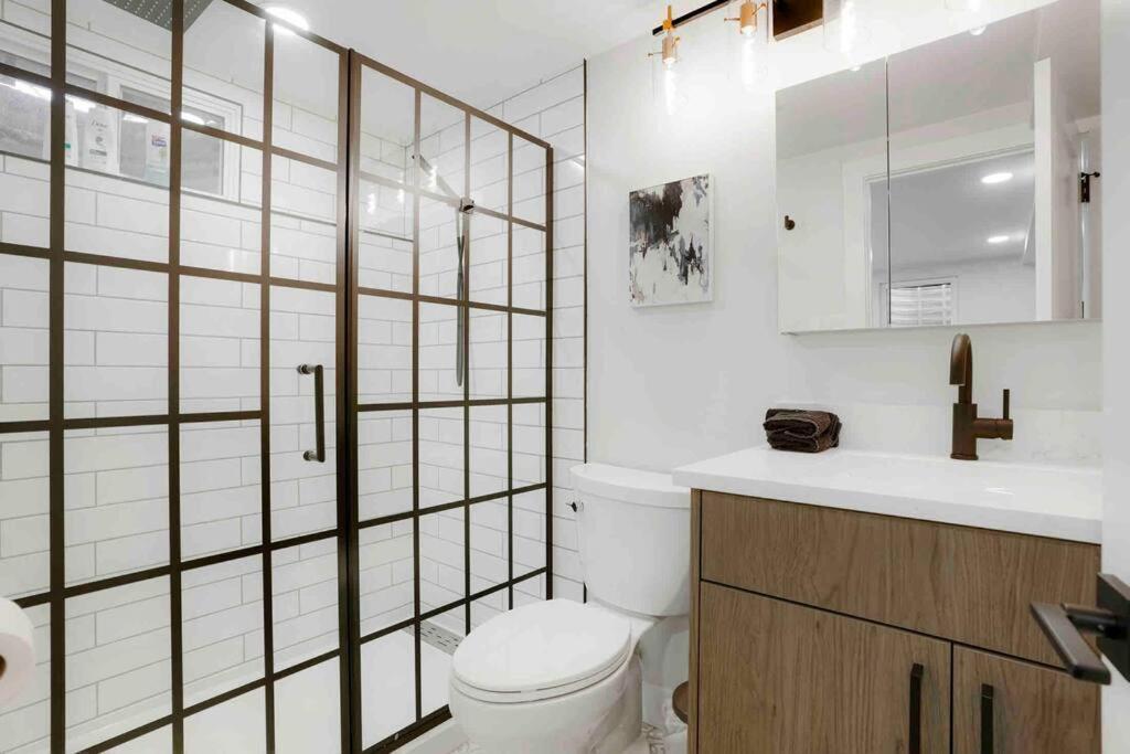 הוילה אורורה Sleeps 16 - 15 Min/Downtown, 10 Min/Medical Center מראה חיצוני תמונה